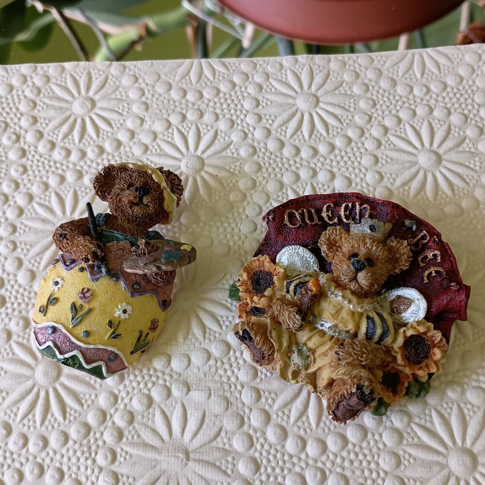 Boyd Bear Brooches Eggbert the Artist 2000 & Queen Bee 1998 Marked